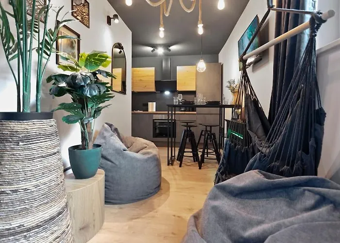 Flatista Homes - Jungle House