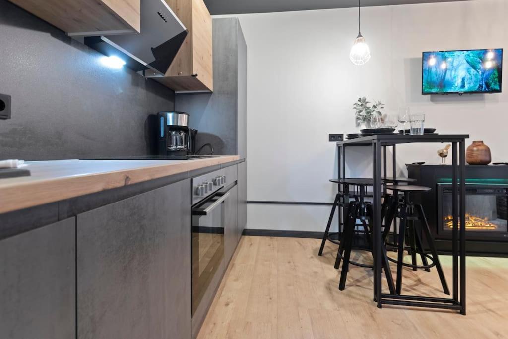Flatista Homes - Jungle House Apartment *